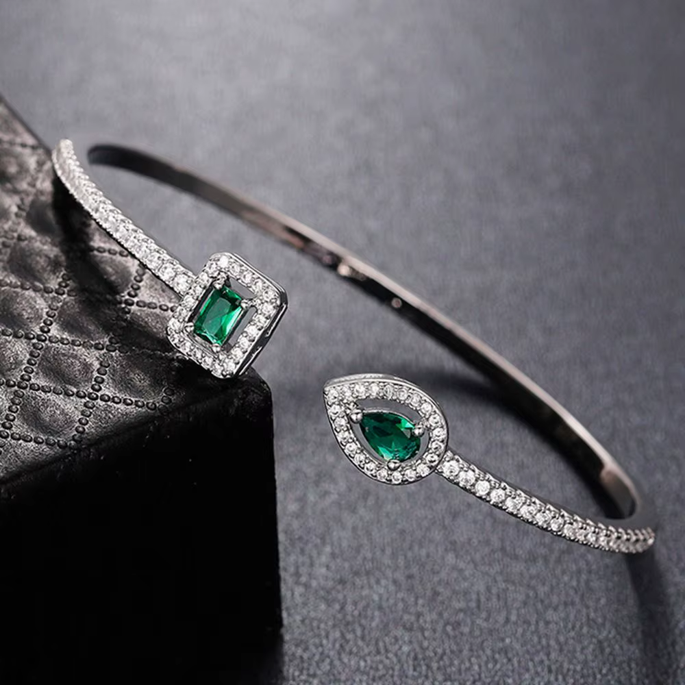 Bracelet manchette en zircon cubique fait main
