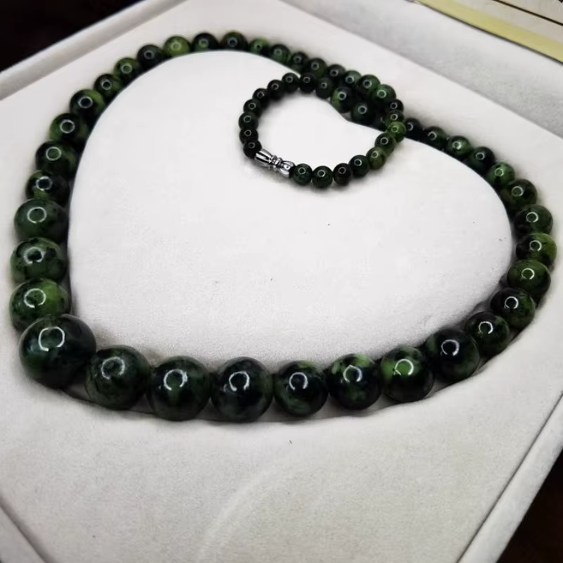 Collier de jade tibétain naturel