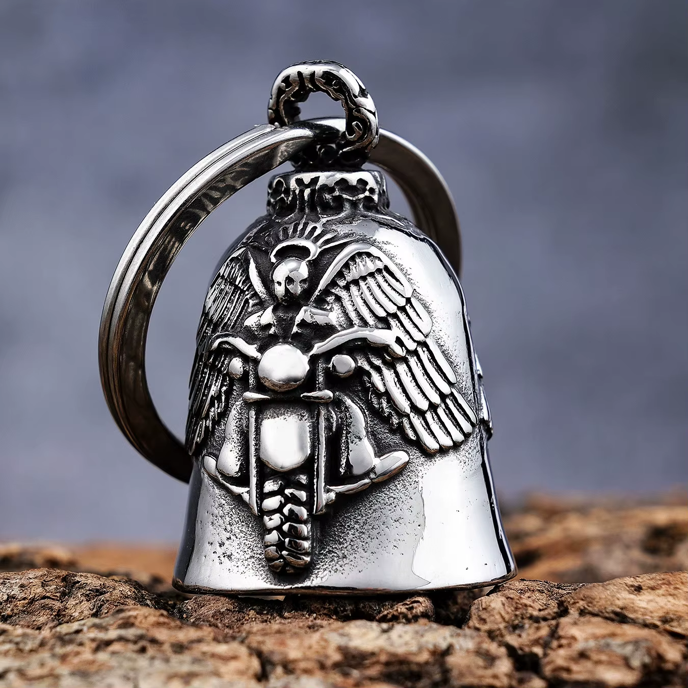 Porte-clés Cloche Porte-Bonheur Vintage avec Croix et Ailes d'Ange