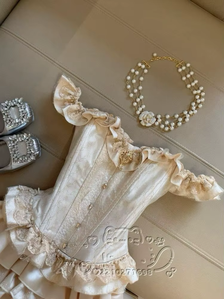 Ensemble 2 pièces élégant et coquette pour femme : Corset en dentelle