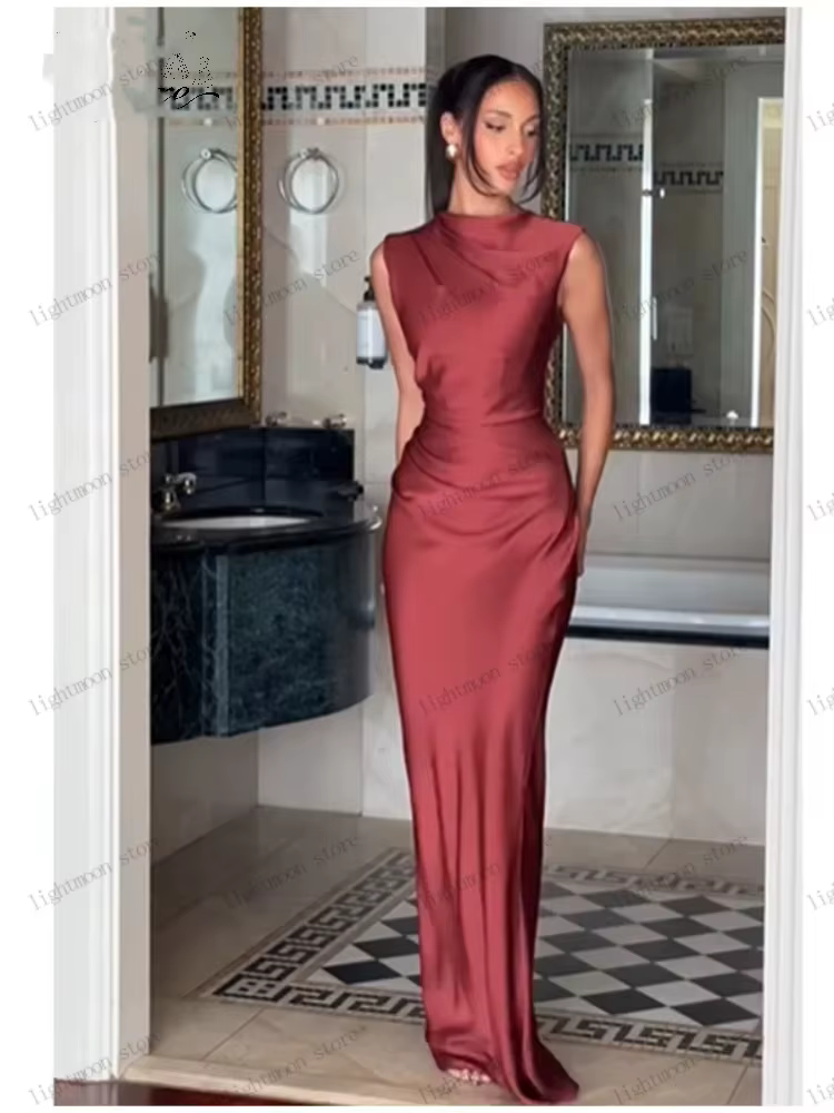 Robes de soirée élégantes pour femmes, robes de bal simples, robes en satin sans manches, robes de gala personnalisées.
