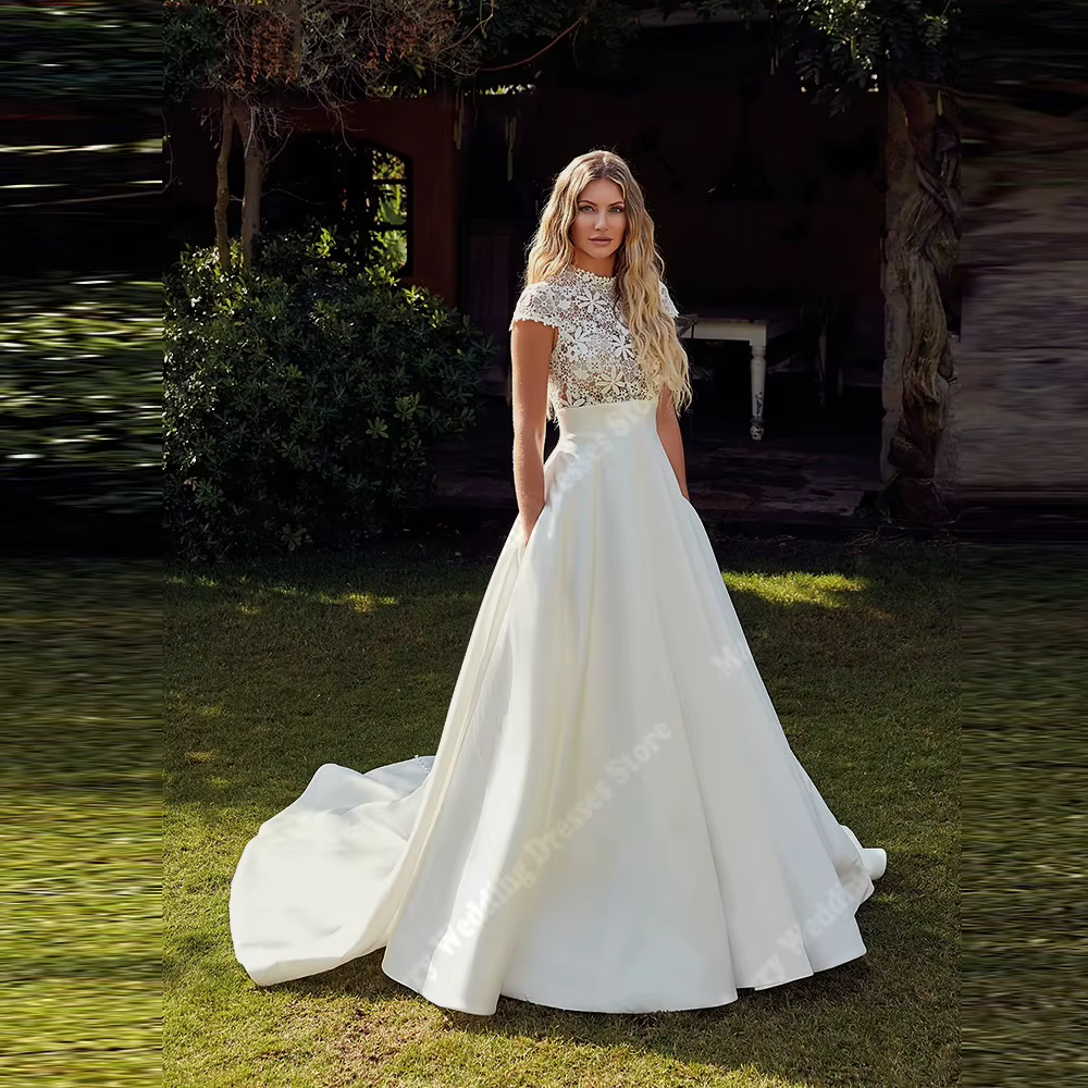 Charmante robe de mariée trapèze à col haut