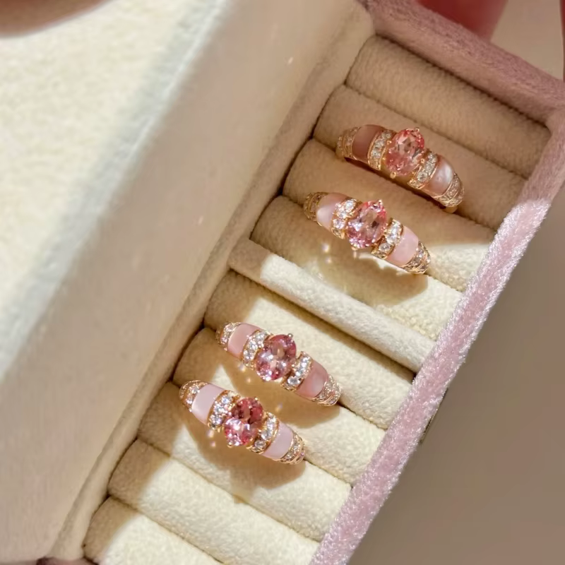 Bague en diamant rose naturel la plus vendue, avec saphir bleu marine et diamants. Accessoires de bijouterie élégants et à la mode pour femmes