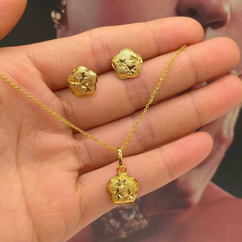 Ensemble de bijoux couleur or exquis pour fête