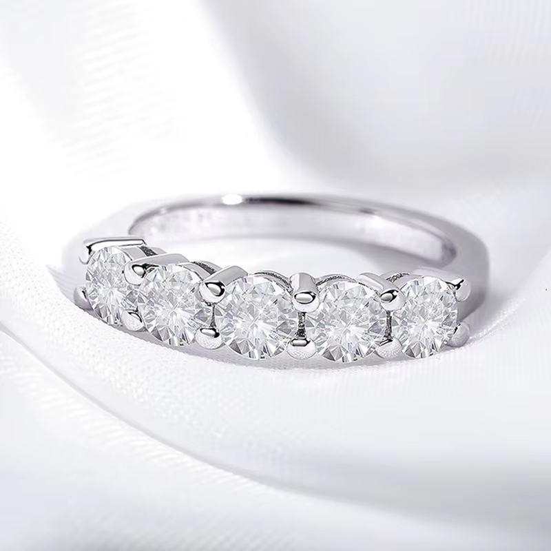 Bague Moissanite en or blanc D pour femmes