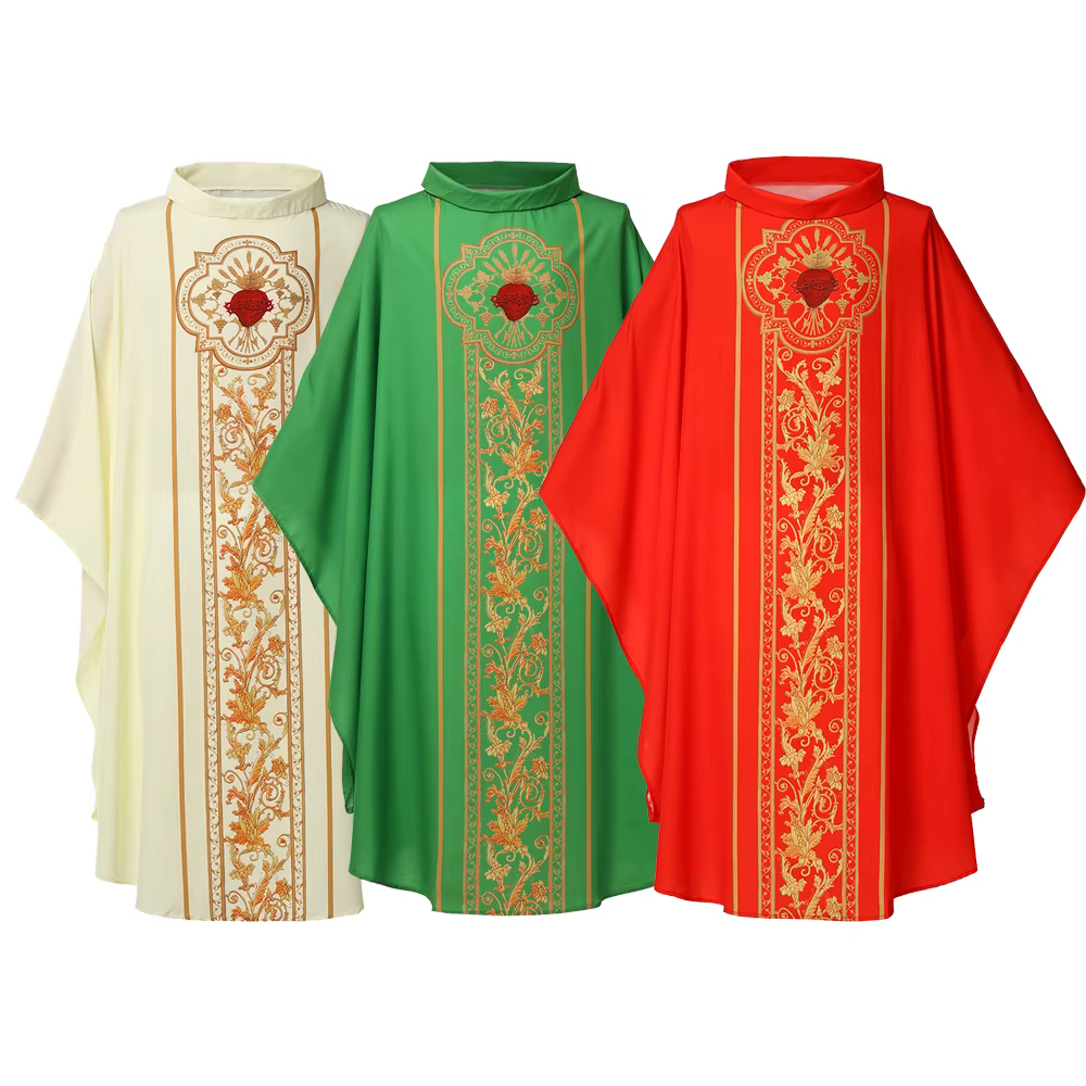 Chasuble de célébrant, Vêtements liturgiques
