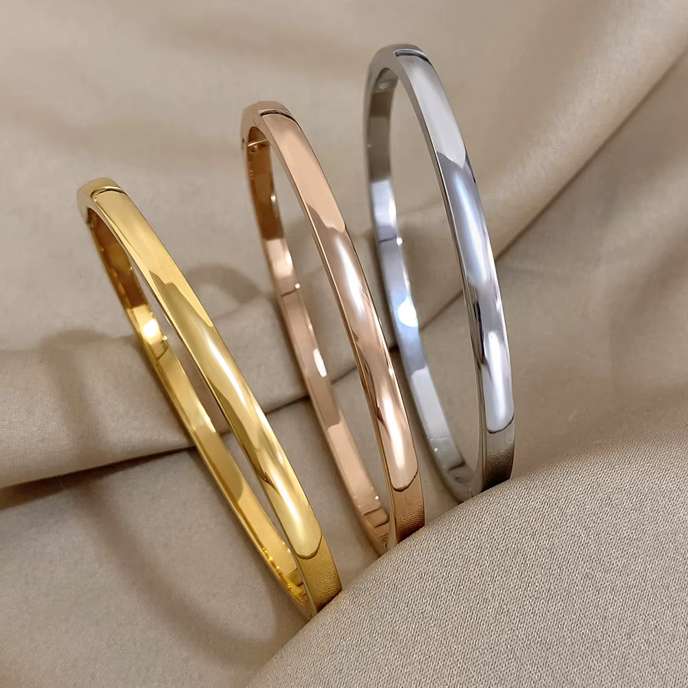 Bracelets simples et lisses en acier inoxydable pour femmes