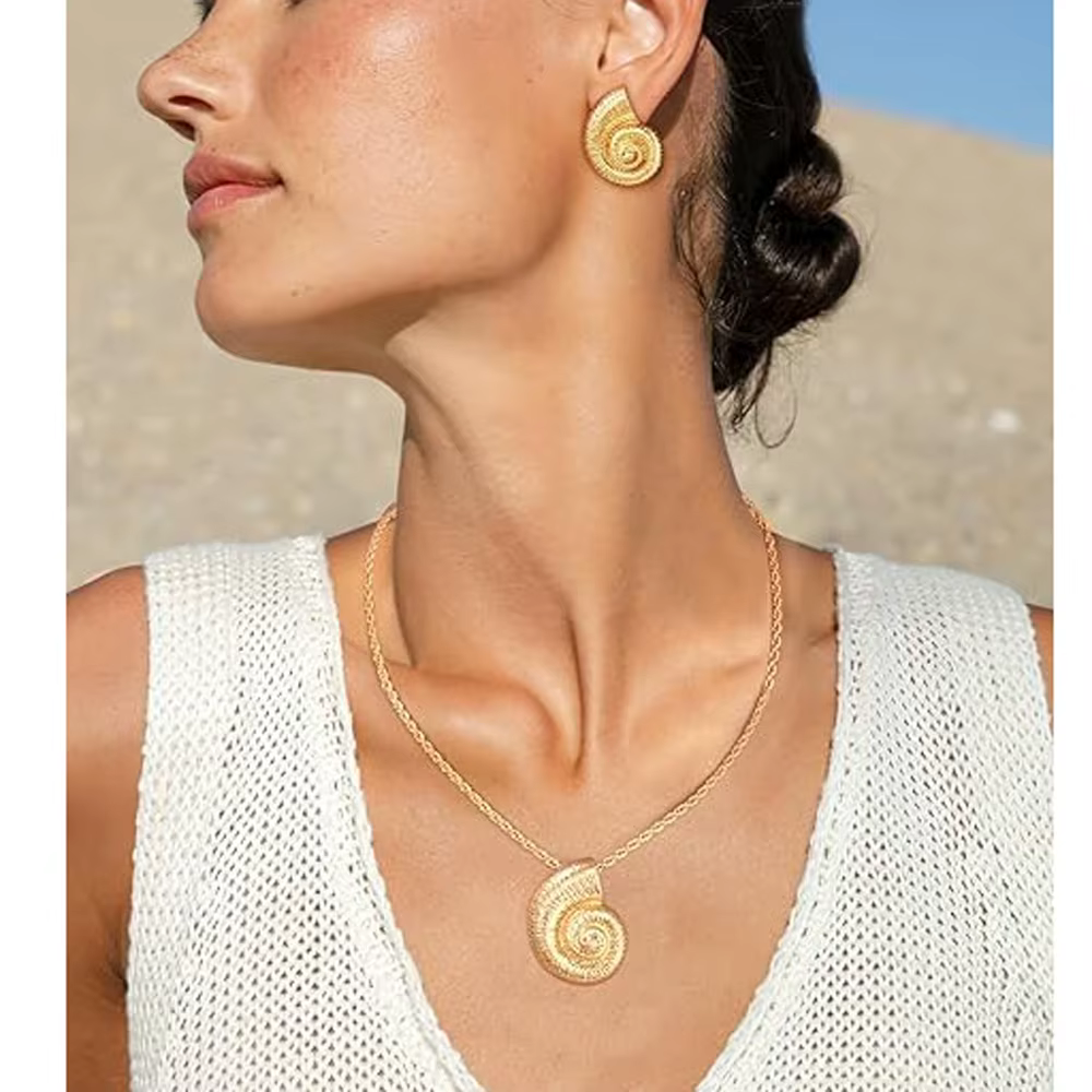 Ensemble de boucles d'oreilles et collier avec pendentif en coquillage plaqué or 18 carats pour femmes
