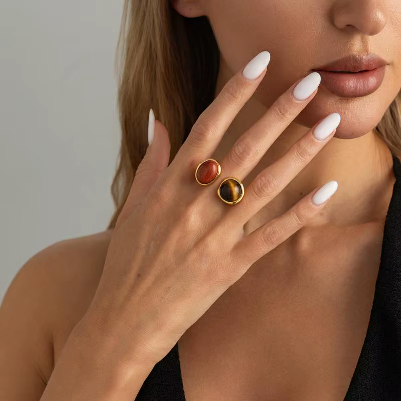 Bague ajustable en pierres précieuses, design géométrique irrégulier, ouverture tendance, design unique pour les fêtes, le quotidien ou comme cadeau pour elle