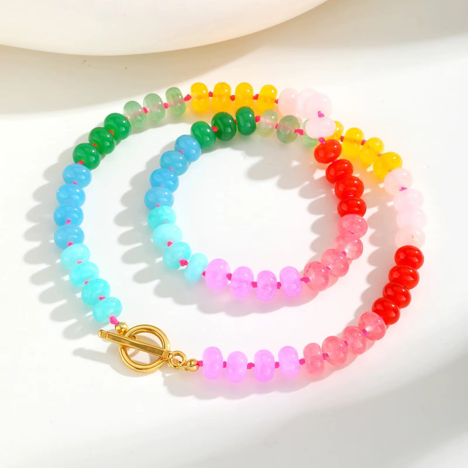 Collier minimaliste en forme de goutte d'eau creuse