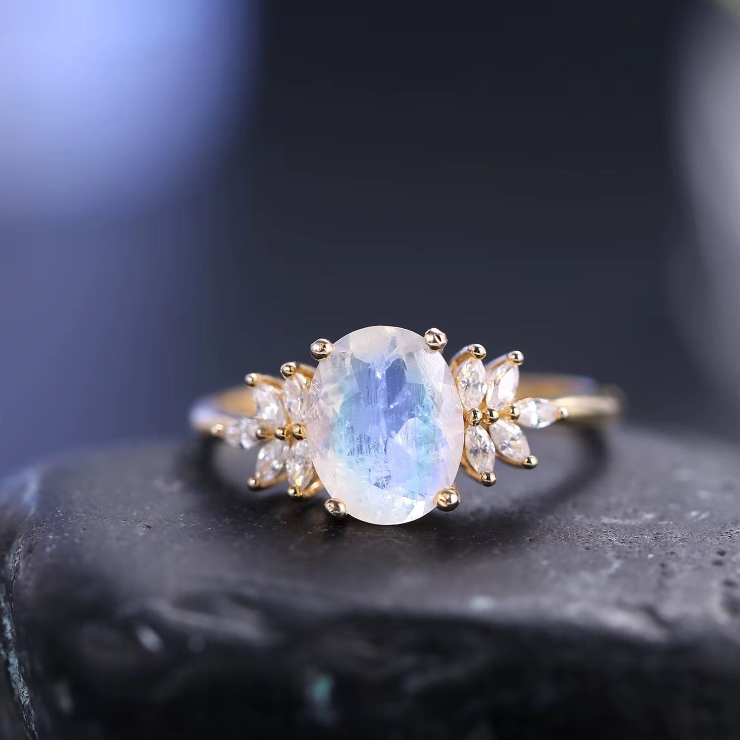 GEM'S BALLET-Bague de Fiançailles Ovale en Pierre de Lune Bleu Laiteux pour Femme