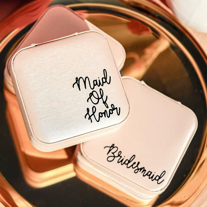 Boîte de rangement de bijoux rose pour mariée