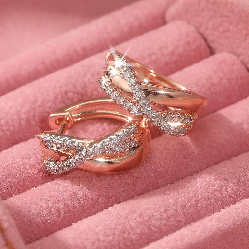Boucles d'oreilles créoles torsadées en or rose, élégantes, scintillantes et polyvalentes pour femme, bijoux raffinés pour banquets, fêtes et mariages