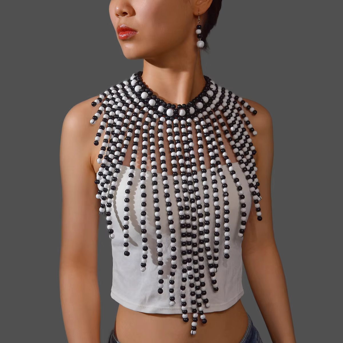 Ensemble collier et boucles d'oreilles tendance