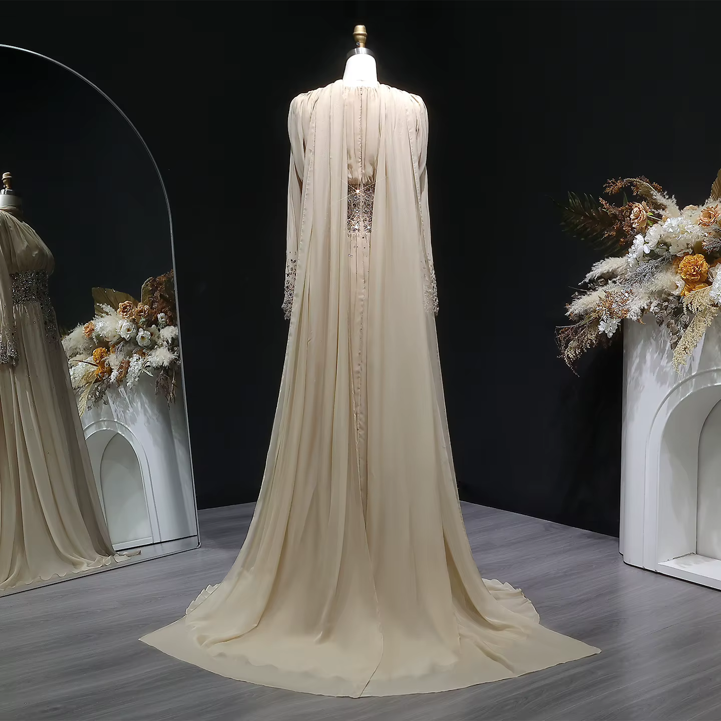 Robe de soirée élégante en mousseline de soie champagne Sharon Said 2026 Dubaï avec cristaux lourds