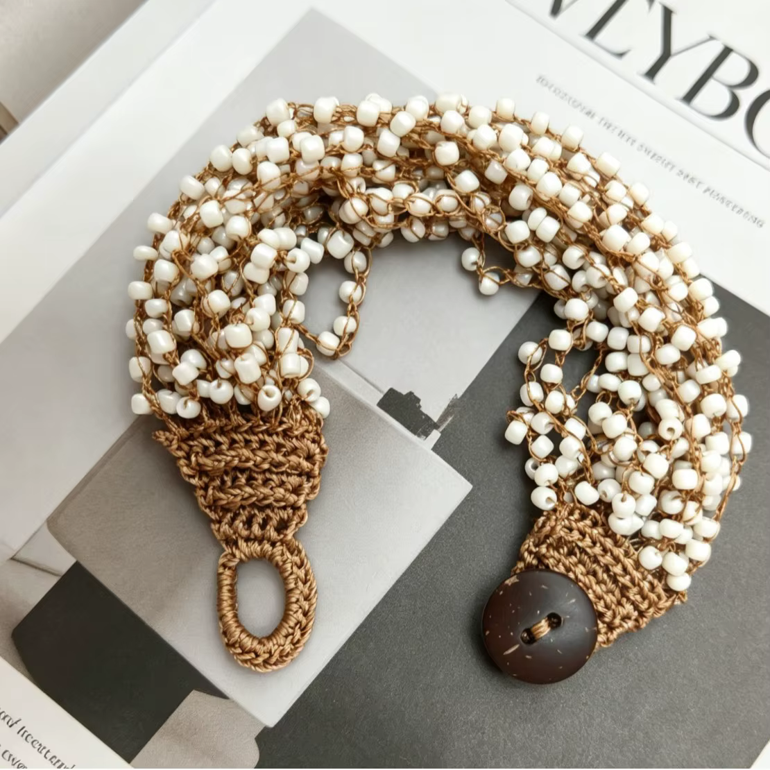 Bracelet Bohème Fait Main Tressé Multi-brins, Design Enroulé, Bijoux Ethniques Faits à la Main, Perles de Verre, Formes Géométriques, Accessoire de Mode Féminin