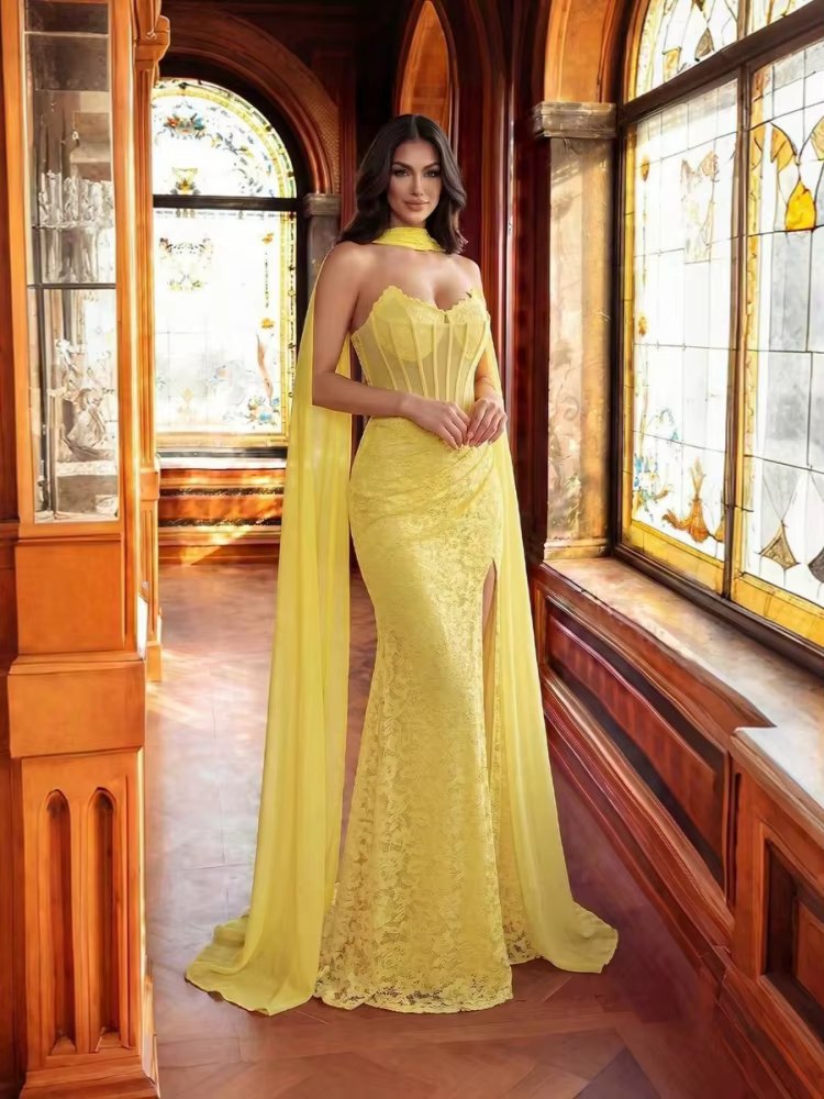 Robe de soirée sirène sans bretelles en dentelle transparente avec corset