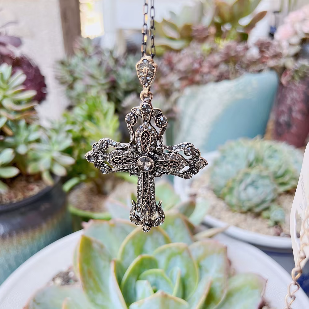 Neovisson Ethnic Jewelry Flower Cross Necklace Antique Gold Color Resin Ladies Favorite Gift Wedding