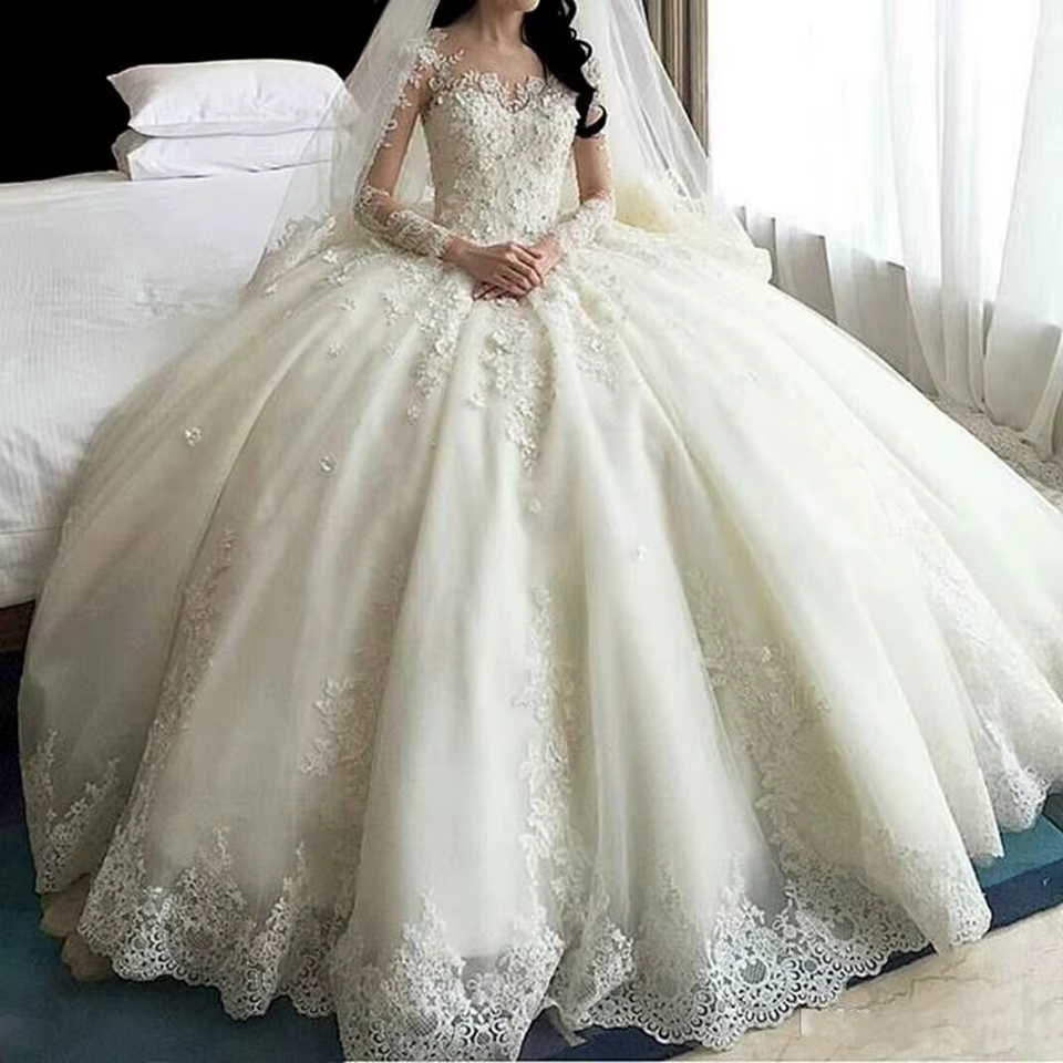 Robe de mariée princesse 3D à fleurs appliquées et perles