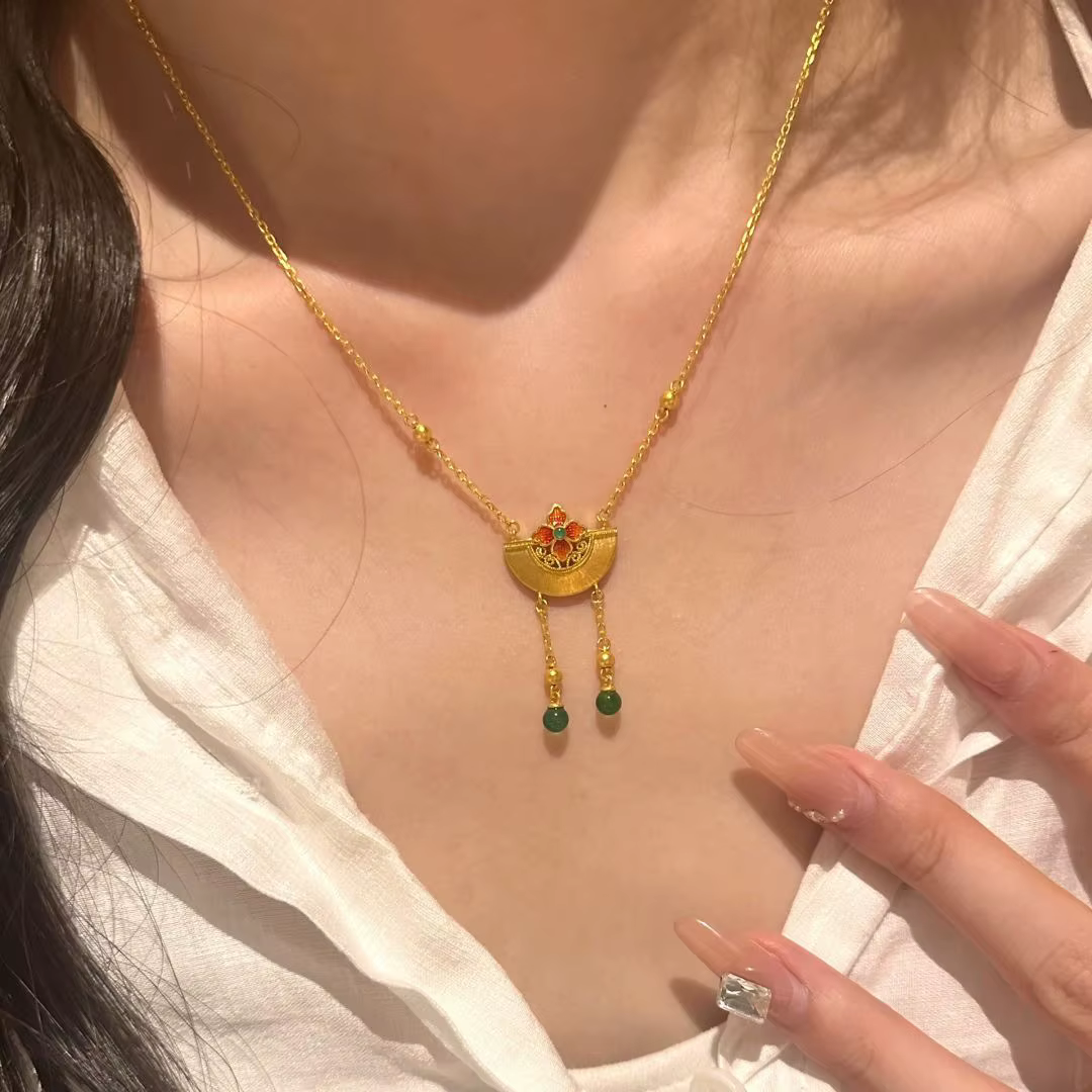 Collier en éventail brossé de style ethnique pour femmes