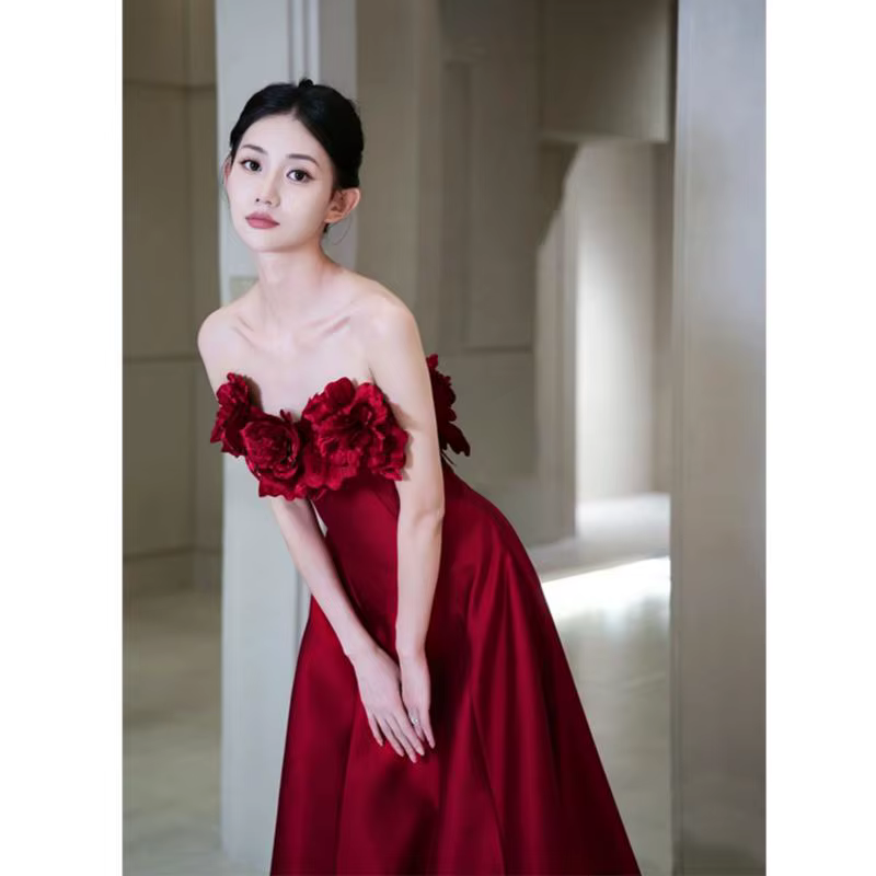 Robe de mariage à fleurs riches