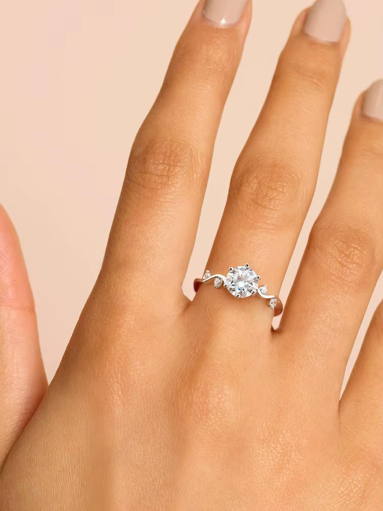 Bagues de fiançailles rondes en diamant Moissanite 1CT brillant pour femmes