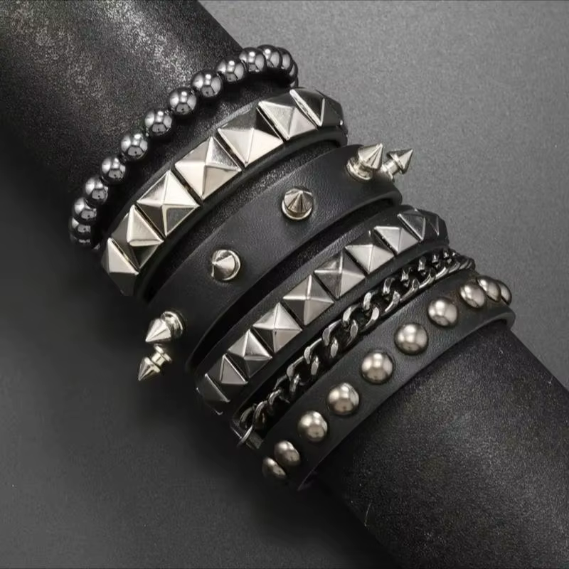 Offre Spéciale : 1 Ensemble de Bracelets Punk pour Hommes et Femmes