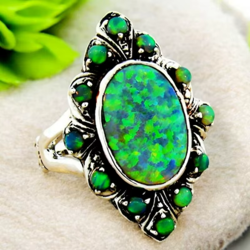 Bague vintage magnifique incrustée de turquoise synthétique argentée pour femme