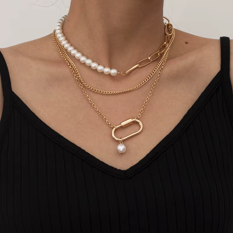 Collier minimaliste Minar en forme de trombone avec perles simulées pour femme