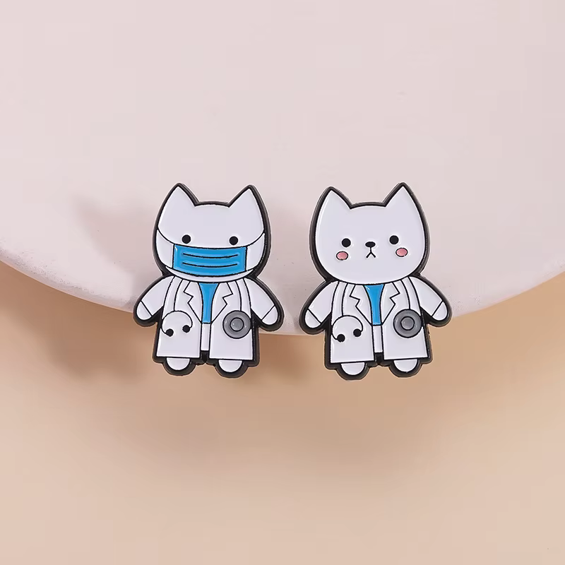 Broche en émail pour chat de dessin animé mignon