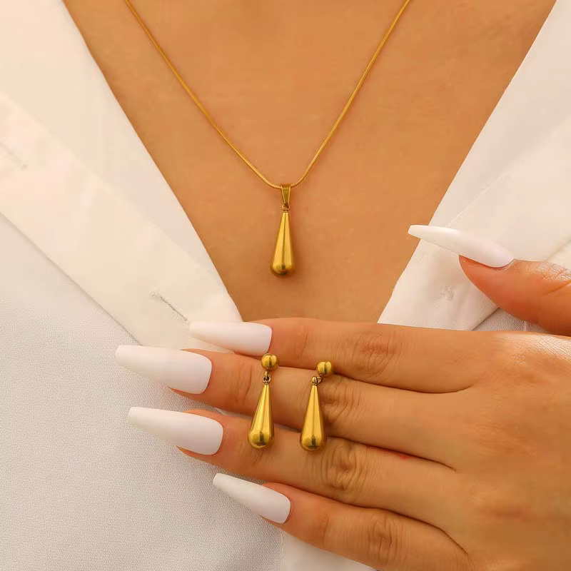 Ensemble de collier et boucles d'oreilles en forme de goutte d'eau pour femmes, en acier inoxydable, couleur or, chaîne de clavicule, bijoux étanches, cadeau