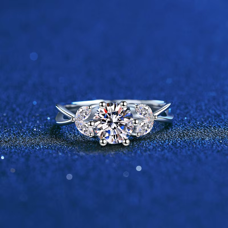 Bague vintage en or blanc 6