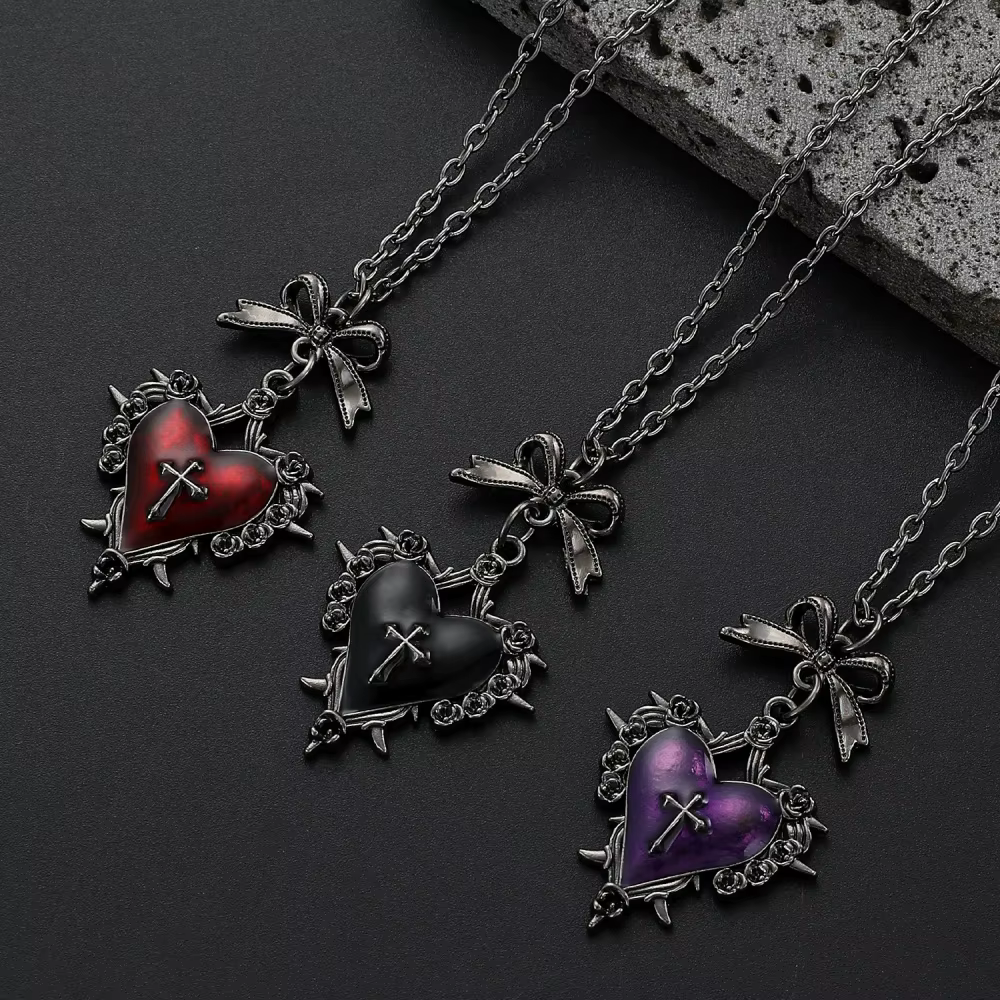 Collier avec pendentif géométrique en forme de croix et de cœur pour femmes