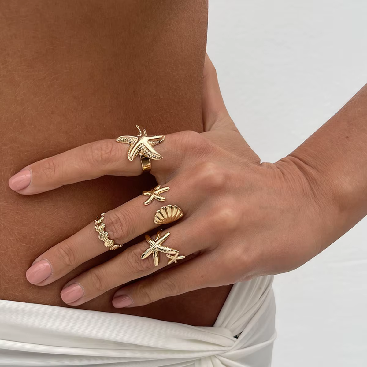 IngeSight.Z Lot de 4 bagues ouvertes étoile de mer et coquille Saint-Jacques pour femmes et hommes, nouvelle couleur or, texture irrégulière, ajustables, bijoux cadeau ﻿