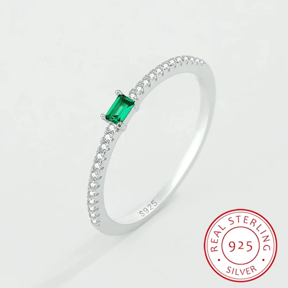 Bague émeraude rectangulaire classique pour femmes