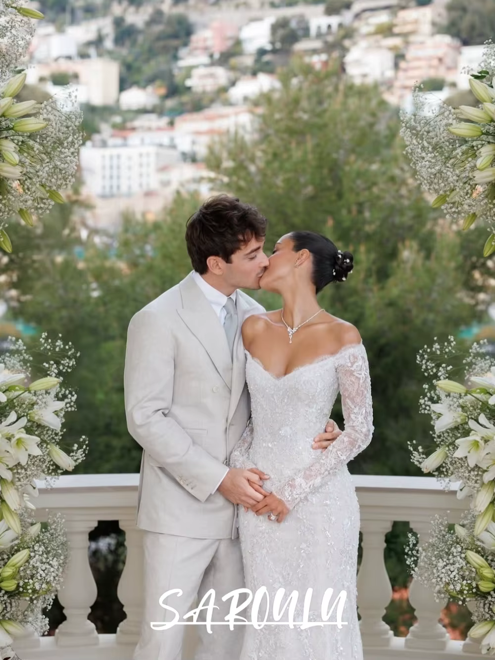 Robe de mariée sirène romantique et opulente avec appliques perlées