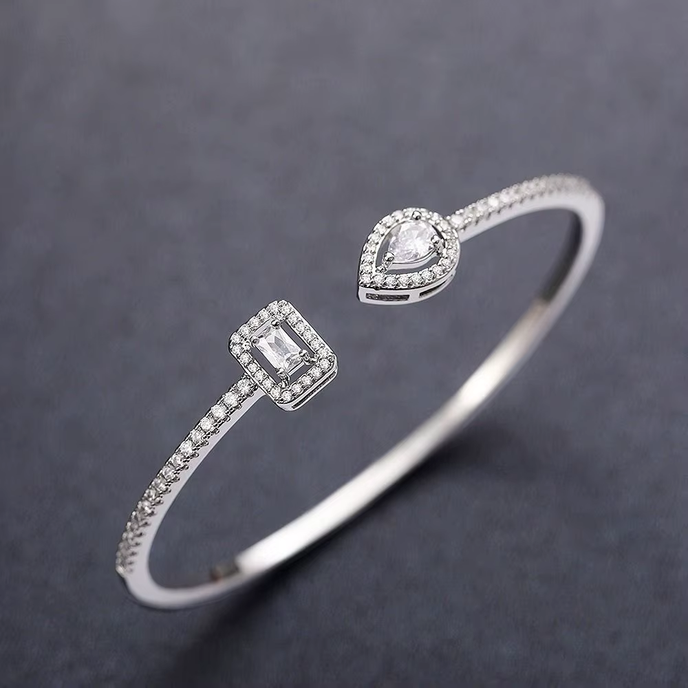 Bracelet manchette en zircon cubique