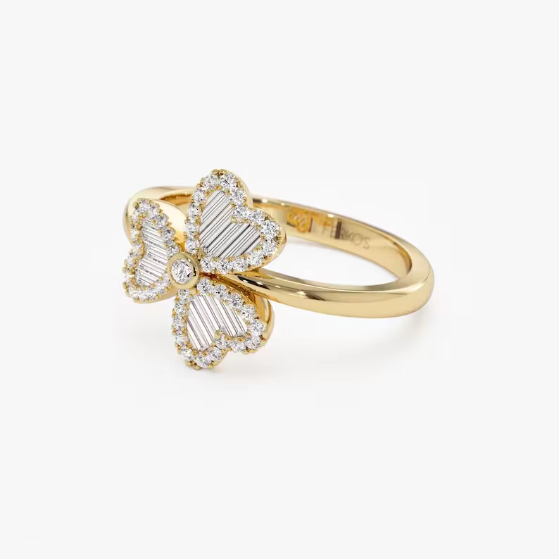 Bague trèfle porte-bonheur en or 18 carats pour femme – Bracelet empilable élégant avec breloque à quatre feuilles