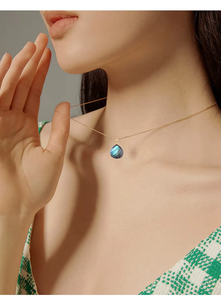 Collier en labradorite naturelle