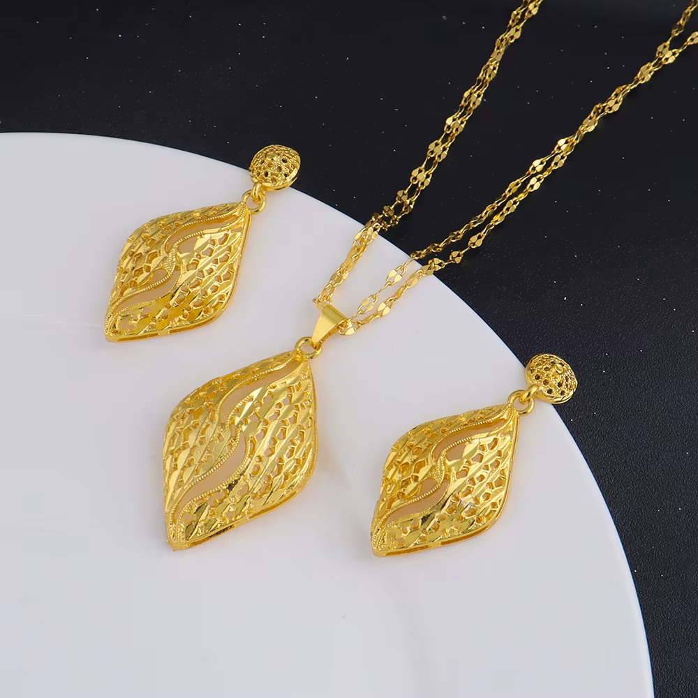 Ensemble de bijoux couleur or 24K