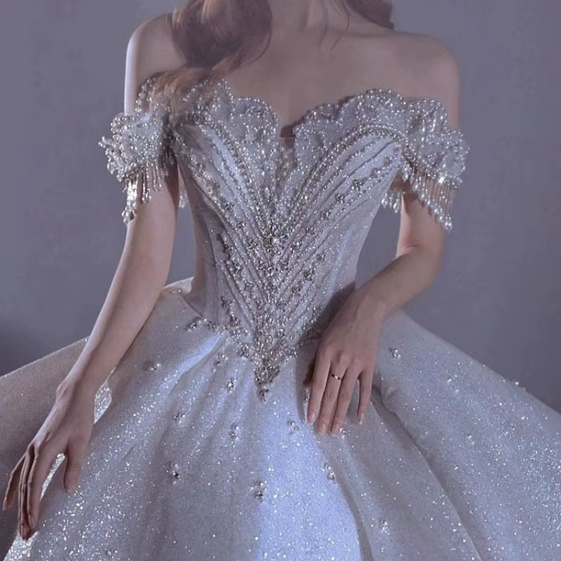 Robe de mariée française asymétrique épaule dénudée