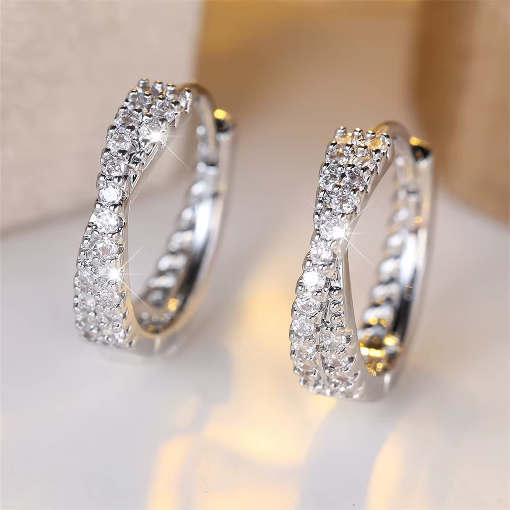 Boucles d'oreilles créoles croisées en Zircon blanc pour femmes