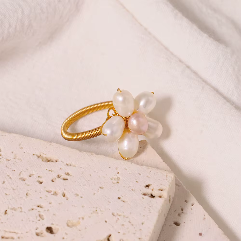 Bague en perles d'eau douce naturelles