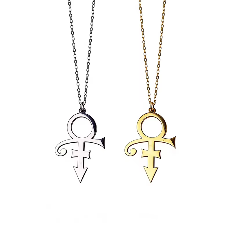 Nouveau Collier Symbole Prince 2026 en Acier Inoxydable Couleur Argent