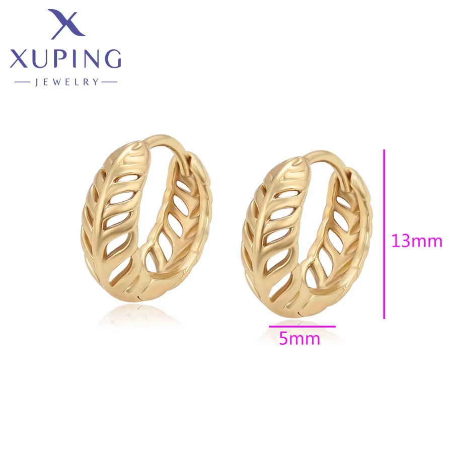 Xuping bijoux offres spéciales haute qualité charme popularité cercle lumière or couleur boucles d'oreilles pour les femmes cadeau de noël X000649164