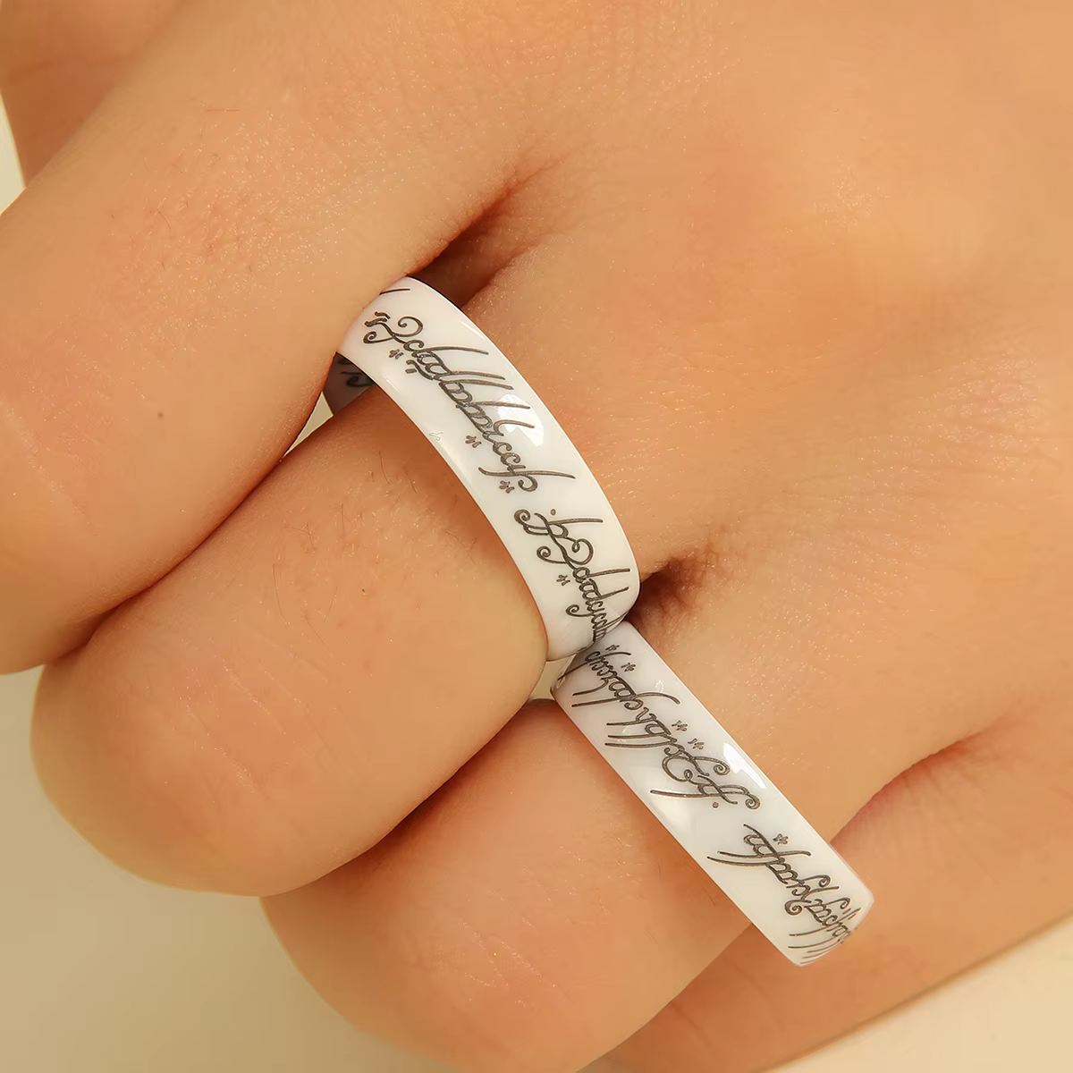 Nouvelle bague en céramique blanche rétro 2026