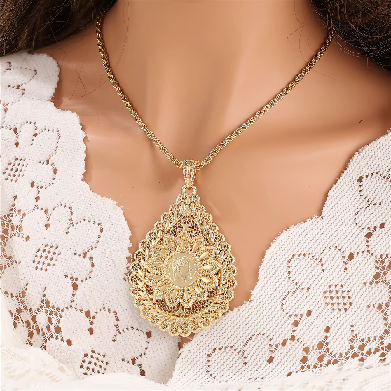1 collier pour femme arabe
