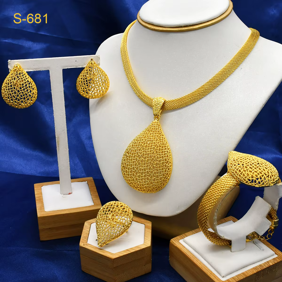 Ensemble collier et boucles d'oreilles gouttelette d'eau pour femme