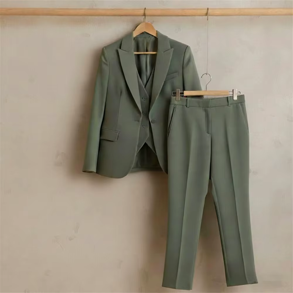 Nouveau costume vert sauge pour femme