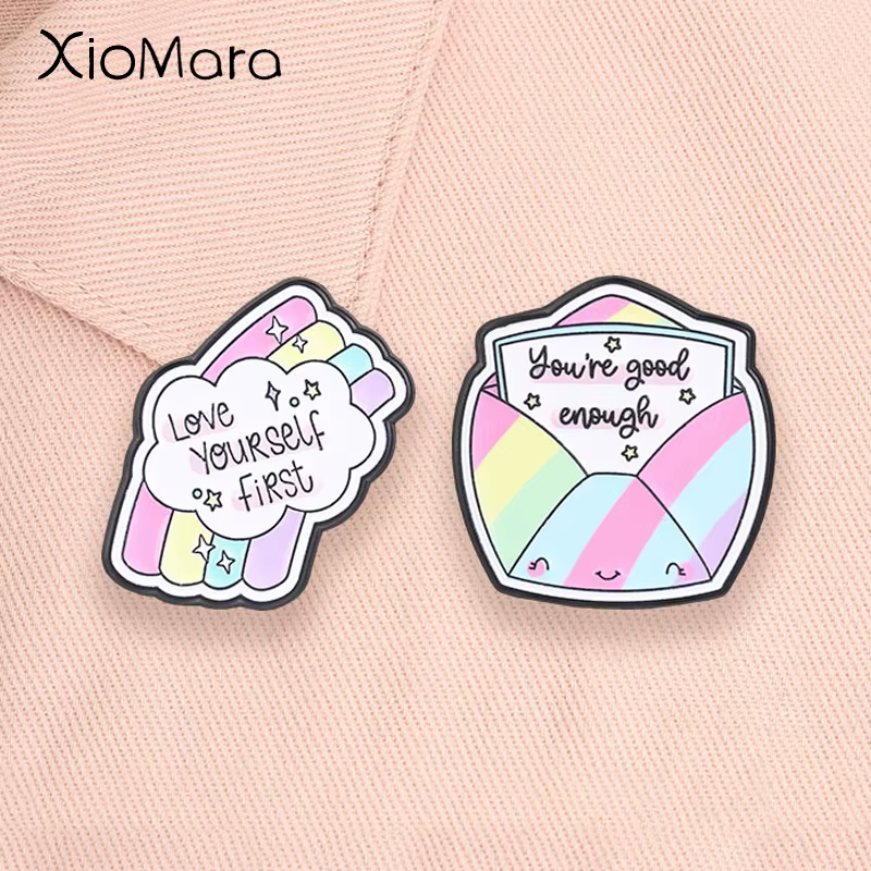 Broches en émail avec citations sur l'amour-propre